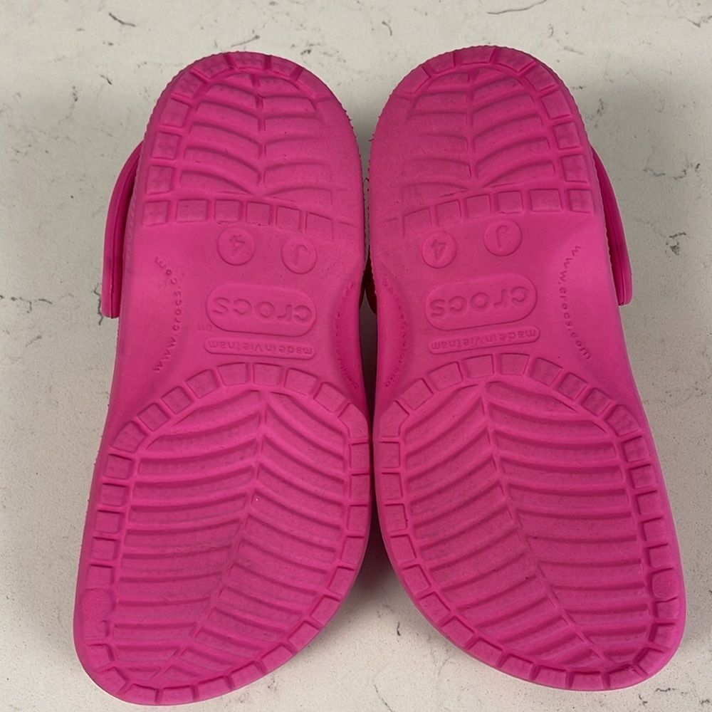 Crocs Classic Clog Size Junior 4 Pink , Barbie Pink, Bubble Gum Pink - Picture 10 of 16